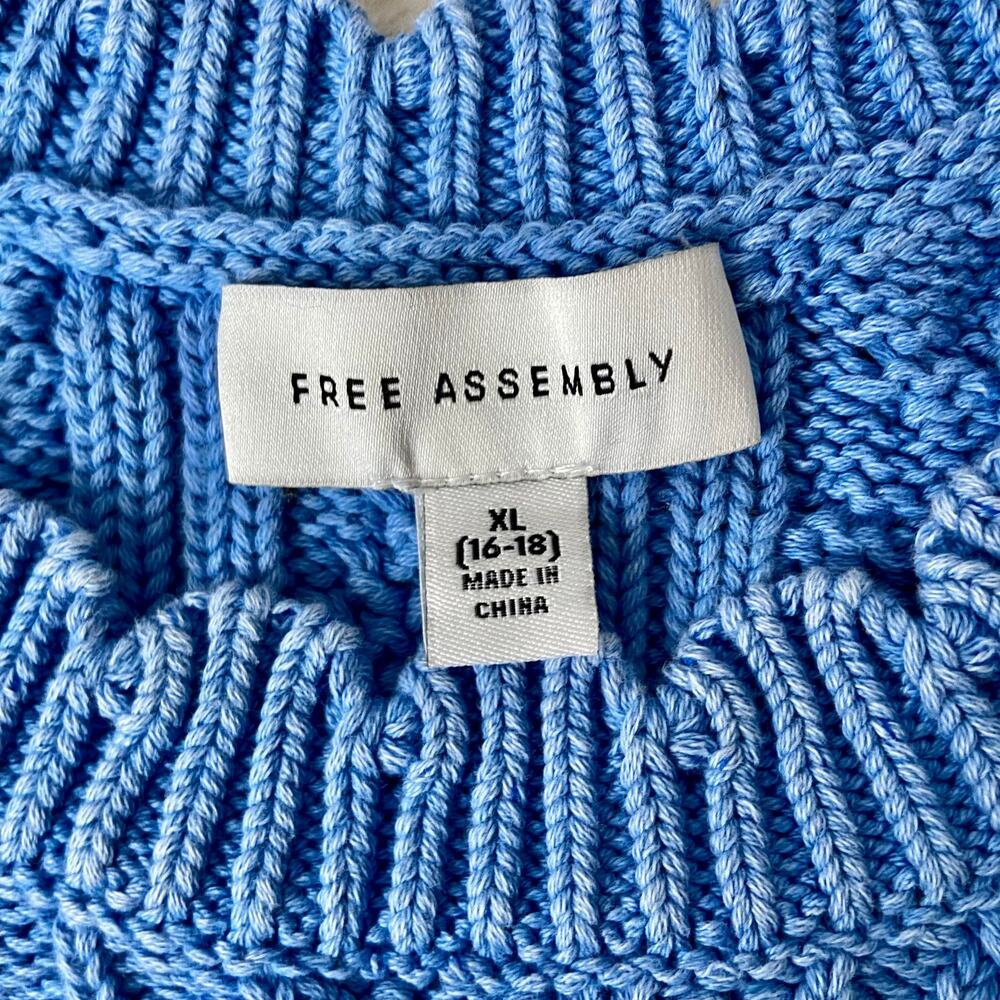 Free Assembly Scalloped Cable Knit Vest Size XL - Picture 4 of 7